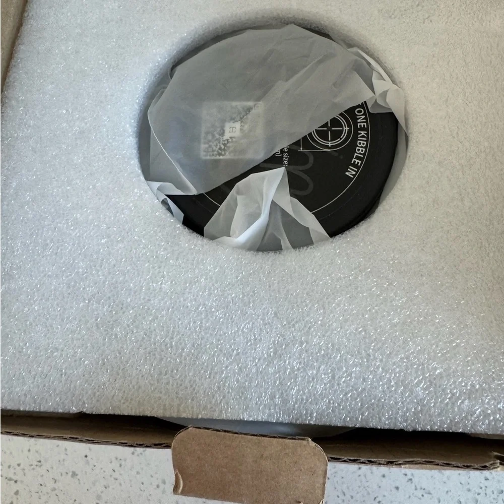 NIB Frienhund Smart Pet Feeder with Camera